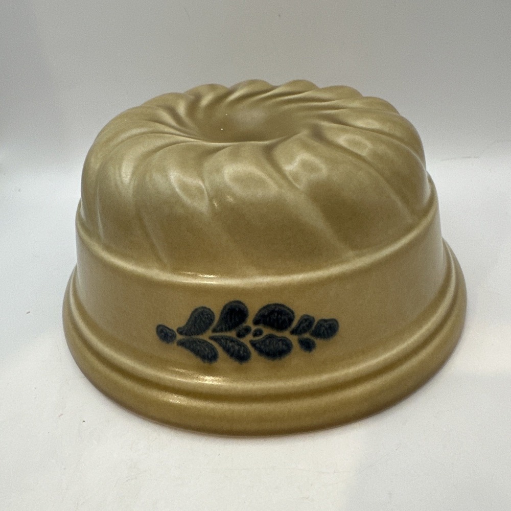 Pfaltzgraff Jello Mold Wall Hanging Folk Art Tan & Blue 7" Round Vintage